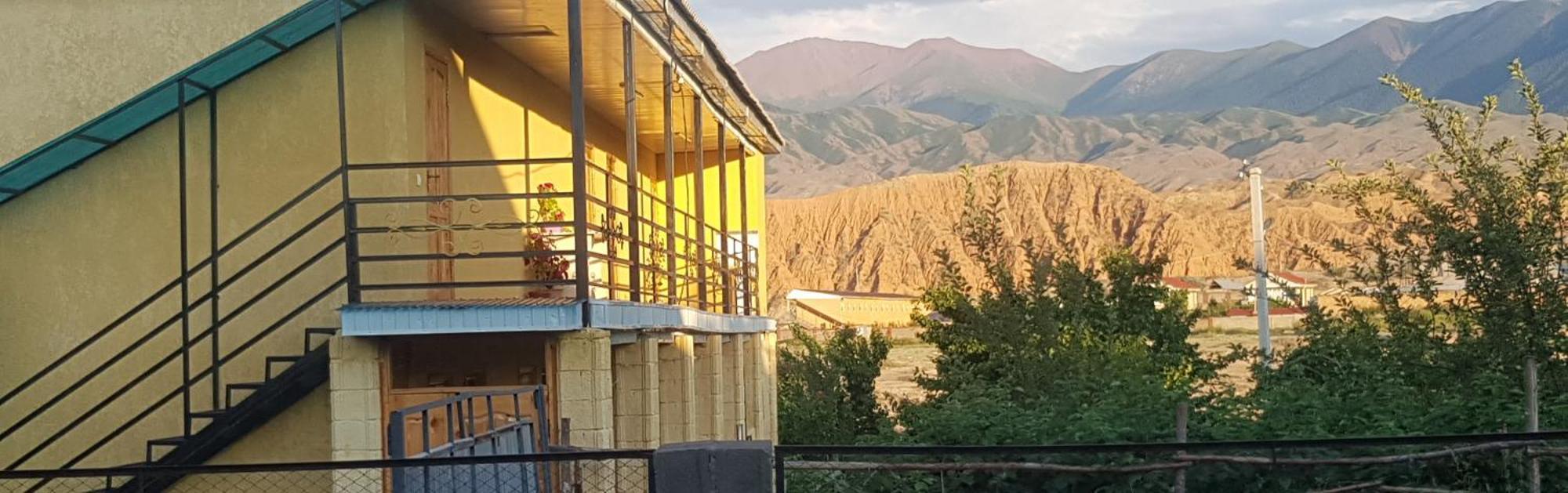 " Umar " Guest House Tong Exterior foto