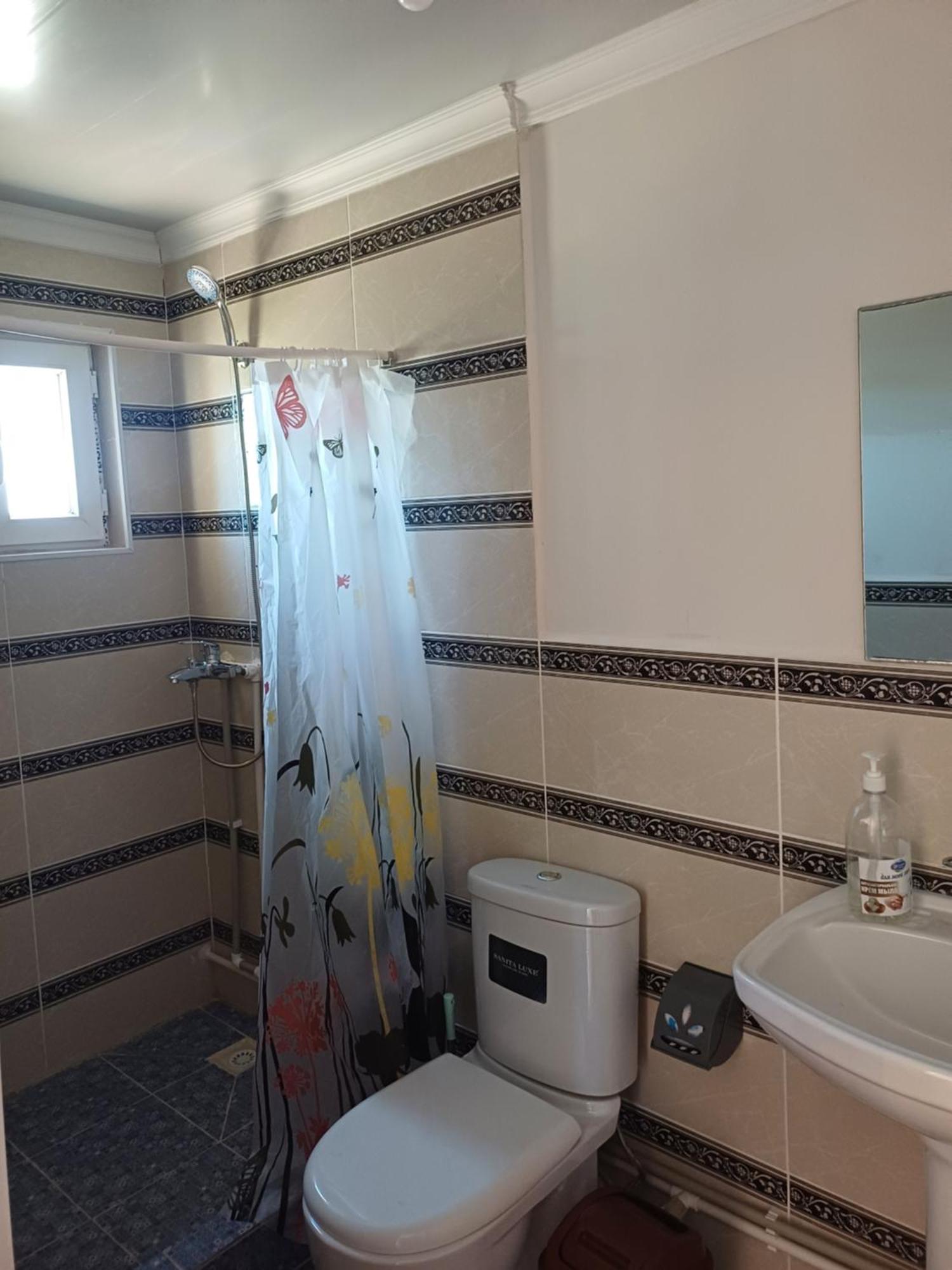 " Umar " Guest House Tong Exterior foto