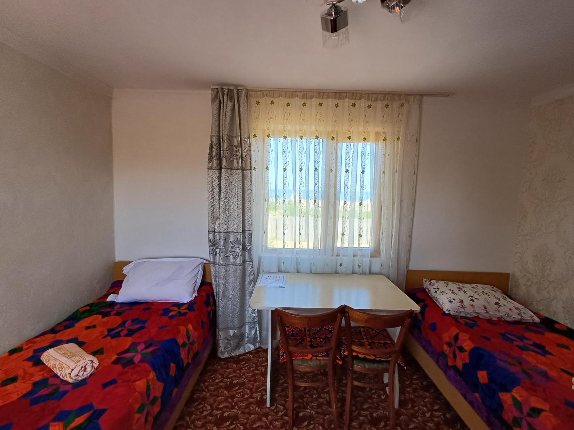 " Umar " Guest House Tong Exterior foto